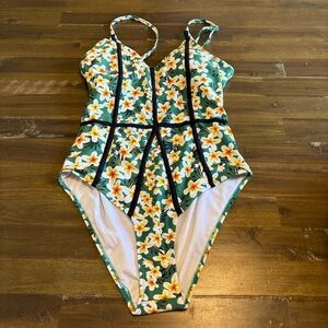 Cupshe Floral One Piece Swimsuit Swim M Yellow Green Cut Out Flattering Black